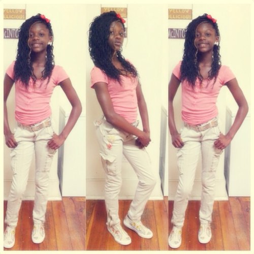 I'm young , beautiful , and uniquee soo... Click tht ' follow button :)