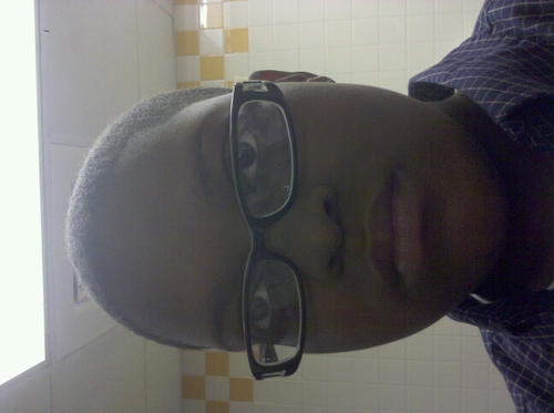 i am cool and fresh tweet me if u want to go out with me