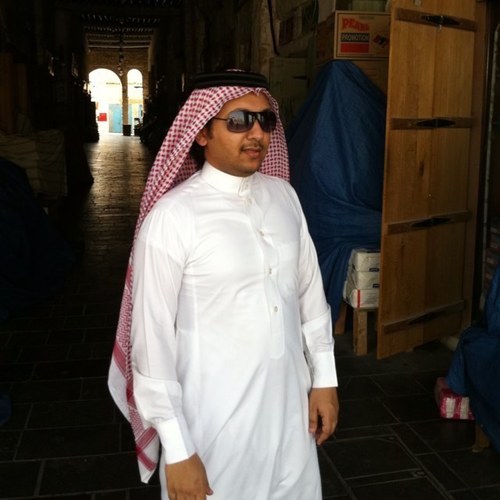 راس مالي ذكريات وامال وطموح.. مابقالي لاصديق ولارفيق اتبعه