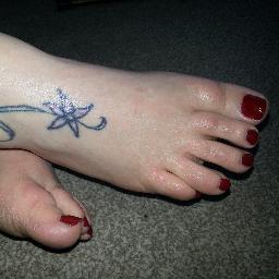 Foot adoring slave to @josephine_kk