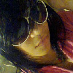 os elogios nao me elevam , as criticas nao me rebaixam ....... vivo feliz..sou oque sou ,nao oque dizem!!!!!!!!!