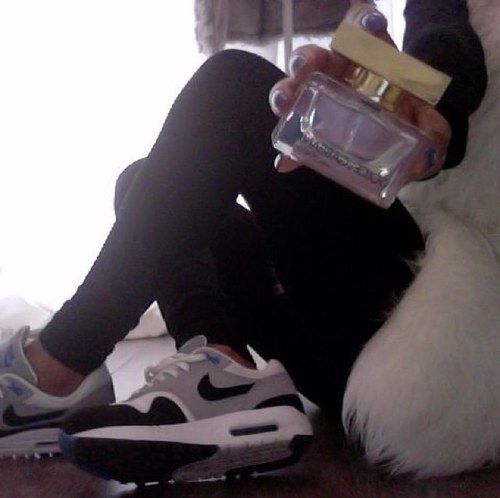 pale_lmao's profile picture. 