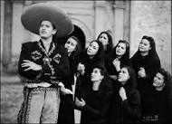 Yo solo me dedico, hacer feliz a las mujeres