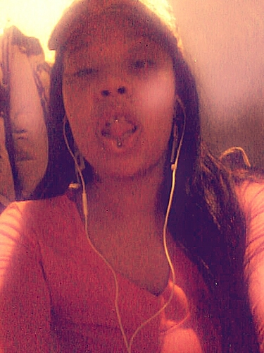 BAD BITCH BOUT BREAD SITTIN PRETTY WHILE I COUNT THIS #CHICKEN #TEAMFOLLOWBACK #TEAMNOSLEEP #TEAMGETFRIED..  CAUTION PAGE MAY BE XRATED $