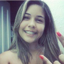 Eu sou certa. Eu sou errada. Eu sou o que sou. E também o que quero ser. Só nunca me peça para ser Tudo. http://t.co/qqL3s5CgVu