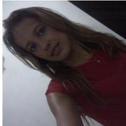 meninα feliz em seu mundinho
   Sαtisfeitα com α vidα ..
qe αgrαdece α Deus todos os diαs
 pelα Fαmíliα&αmigos qe tem!
Pois sem eles, não seriα nαdα ..