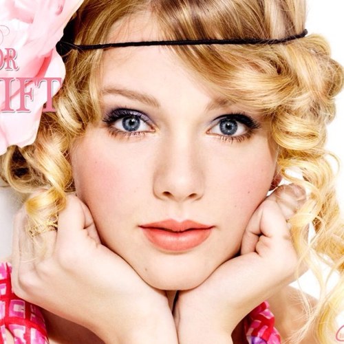 I love taylor swift 3,  # 1 SWIFTIE bitch,  7 grammys,......... Follow 4 follow