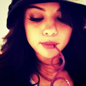 Sel_Faux's profile picture. I'm Selena I'm 17 and I love Music , Food , Boys and food. bye . HeartBroken for life. [RP/Single]