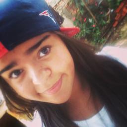 13 Anos Solteira (Sagitaria) . Segue No Tumblr ? http://t.co/UWw6FxqhIA SDV . Mega Fã Do @LubaTv , Instagram @rafasimoura sdv . Saber Mais Segue Aee :))