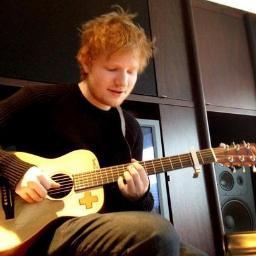 Twitter dedicado a uno de los más grandes artistas de nuestra generación... @EdSheeran 
Él crea canciones que nos llegan al corazón