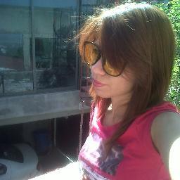 me gusta ser yo misma y divertirme demasiado :9