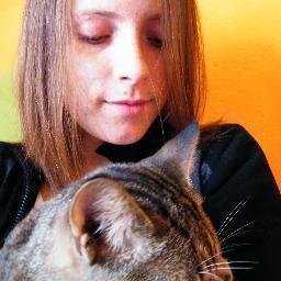 Psicopedagoga  y comunicadora audiovisual por error. Amante del sol y de los animales.