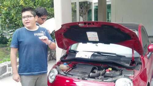 Estudiante de. Ingeniería ,  emprendedor y Apasionado al automovilismo.