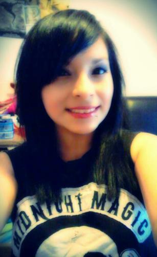 damdamm720err's profile picture. too weird to live to rare to de!'      kik: MARIQ_