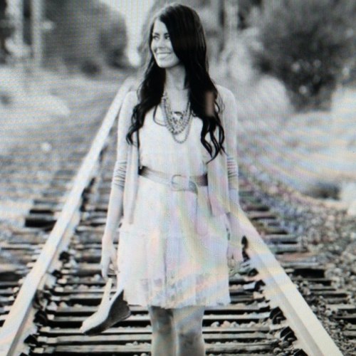 im a mormon. i like to think im funny. i love pink. life is better with a little diet coke.

When i get married i want to be very married- audrey hepburn