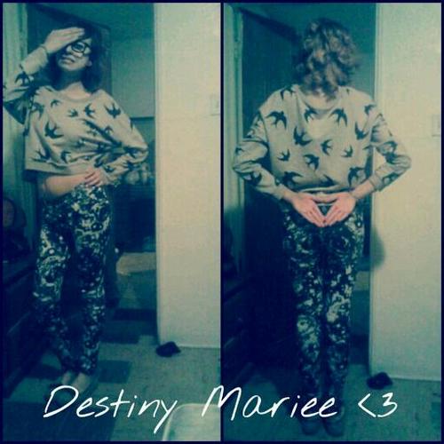 - Destiny Mariee . :) 
- Young & Wild , & Idgafuuuuck . 
P L U R . ;)
IG : Dimplee_Dee ('.') 

Follow me cutiesss ! :) I'll follow baaack . :*