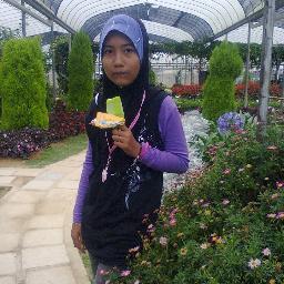 Hye,my name is intan amira..14..you follow me,i will follow you back.... nice to meet you .
aq setia tunggu ko smpai hujung nyawa .. hihi