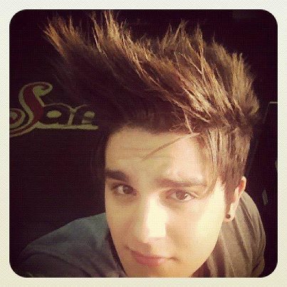 único tento imitar mais nao consigo tento cantar tbm nao consigo so ele consegue luan santana