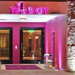We are here to pamper you,snuggle up in comfort or soak away the woes of the world in our luxury chic,quirky rooms...You'll Be Tickled Pink You Chose Us!