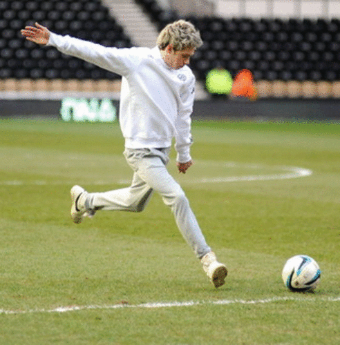 ManchesterNasri's profile picture. 