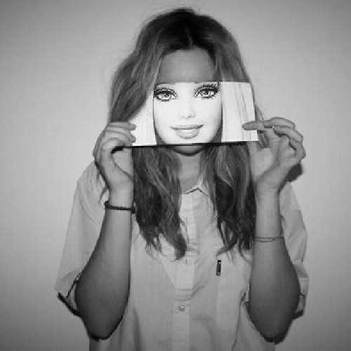 BarbieZombiiie's profile picture. Don't cave under the pressure of society. Be art. Be unique. Make everything your own♥