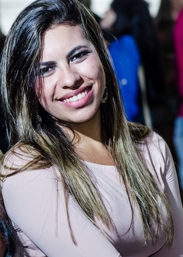 Somos de barro e são nossas vivências que nos dão a forma exata.

Fernanda Gaona