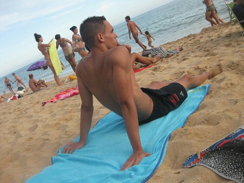 Mecanico experto, aficionado al kick boxin y el boxeo, piloto de rallyes , jugador de futbol profesional y modelo de calzoncillos..jajajja :)