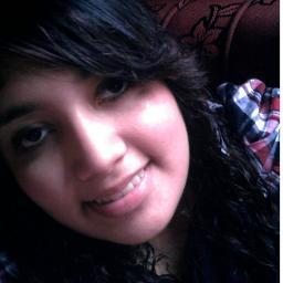 Sou uma estranhinha, Paraense. Uma menina que cultua bons livros, que adora música http://t.co/8sQXKfHsb3