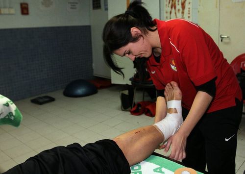 Fisioterapeuta deportiva, algo enferma de fútbol.