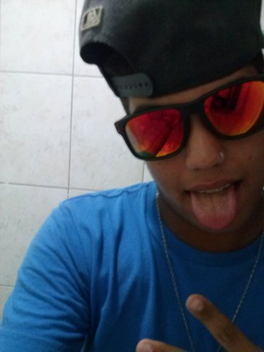 nome: kauã bortolin da silva, Capricorniano ,14 anos, Muito legal, feliz, simpático, carinhoso , ciumento e possessivo & FEIO!!! msn: kauazinho_gato@hotmail.com