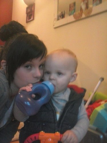 zoe allan| 19| I don't live for the weekends, I live for my 1 year old son| best fiance ever| #lifeisgood