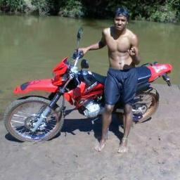 amo futebol, amo musica tipo rap hip hop haggae e pop