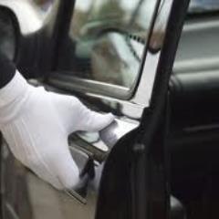 Choosing Mondo Limousine means being in the center a world of care and having anywhere and anytime:assistance and information, instruments that are close to you