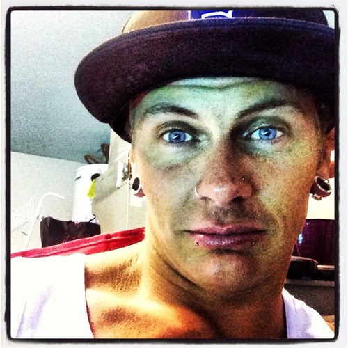 443Ryan's profile picture. all fun and games till someone gets throat punched