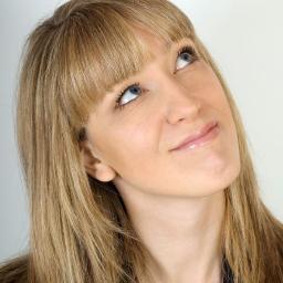 lerne gerne inspirierende Menschen kennen. liebe Hamburg. mag so gerne Singer-Songwritern zuhören. engagiere mich im Think Tank 30. und überhaupt.