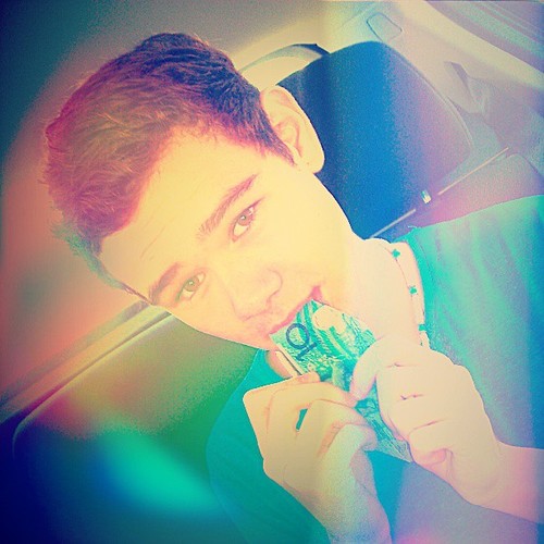 ChameleonAustyn's profile picture. Austyn is the name. 18.Heart belongs to the popstar named Justin Bieber. You're my reflection all I see is you.#SinglePringle  [Gay/FL/RP]