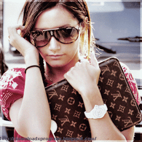 helpplease78's profile picture. 