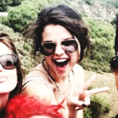 livingmarie's profile picture. fangirling is basically my favorite thing to do