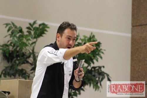 Pastor da Rede de Jovens Rabone da Igreja Cristã Presbiteriana de Ponta Grossa.Amo Jesus, minha Esposa e meus Filhos.Cristian Minister