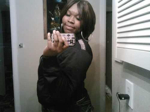 ibtheone's profile picture. *;/Itss All About Me N My Familyy . Fucc Thee Rest . Ya Feel Me #InDatOrder .