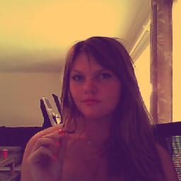 Pissythings's profile picture. hi, im Summer or @pissythingsinlife. and youll see in my tweets, Im extremely bipolar :P