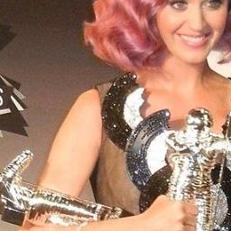 Big Fan of Katy Perry! I Love Life and Crazy Color Hair!