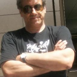 Dueño de mis sueños. Anti-todo - Nunca en los extremos. Seguíme y te sigo. Insulto poco.
