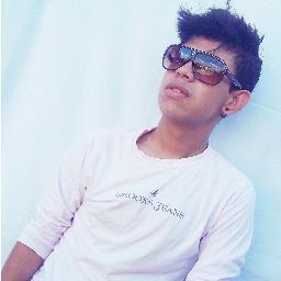 Menino que te encαntαα ;
Gαrotoo que te fαscinα ;
Homem que te enlouquecee.