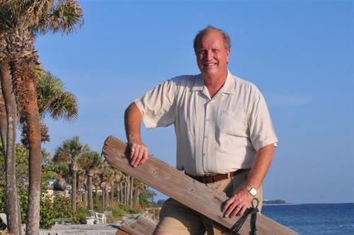 Sarasota, Florida Real Estate Agent Selling ( Beach, Bay or Back Nine...Live the Dream )