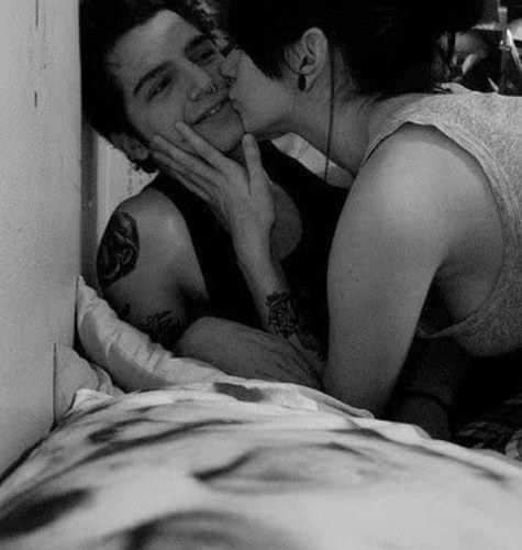 Talk to me because sometimes I like to eat pizza. I'm a Mummy to Alice.10/3/13 I have blake and you don't so, unlucky.