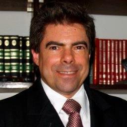 Jurista especializado em responsabilidade de agentes públicos. Autor de 41 livros. Mais de 1700 conferências na América do Sul, Europa e África.