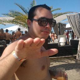 Gente boa que dói, mas dói tanto que chega a ser chato!!
Good people it hurts, but it hurts so much that it's boring!