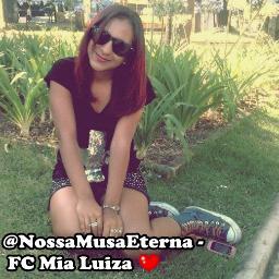 Ela é nossa musa só por existir. Estilosa, inteligente, tem um talento incrível para cantar/ tocar e escrever! Nós te amamos MUSA! @MiaLuiza
Desde 08/04/13