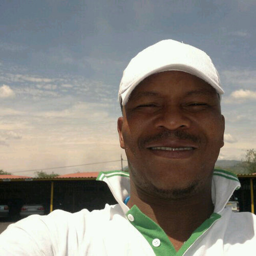 Khabzela4u's profile picture. Well,tis just me